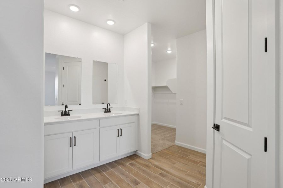 27-web-or-mls-La Senda Dr W-S0307-027