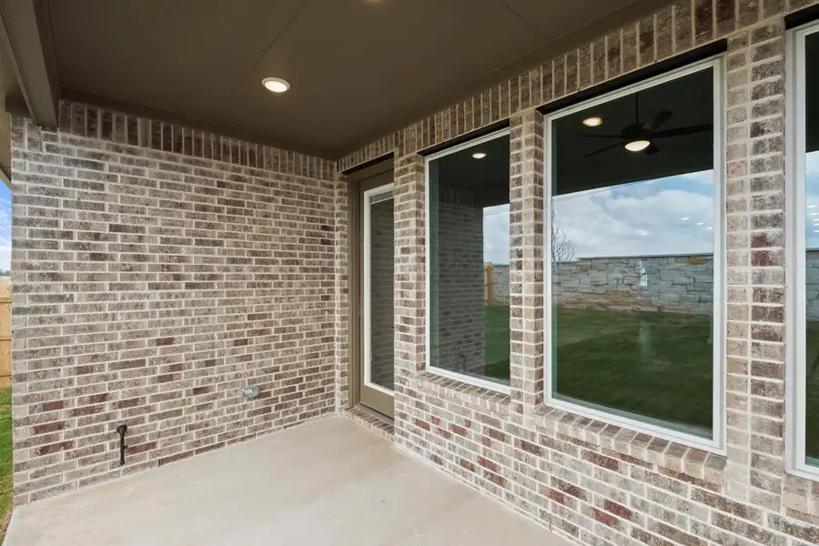 Exterior details and patio area of a home in Flora, Hutto (Image 3).