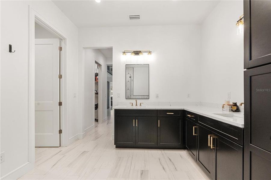Furnished interior view inside a new home in , Land O' Lakes (Image 49).