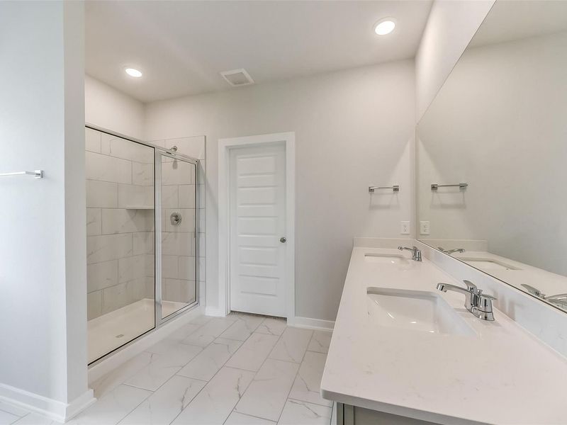 Furnished interior view inside a new home in River Ranch Meadows, Dayton (Image 12).