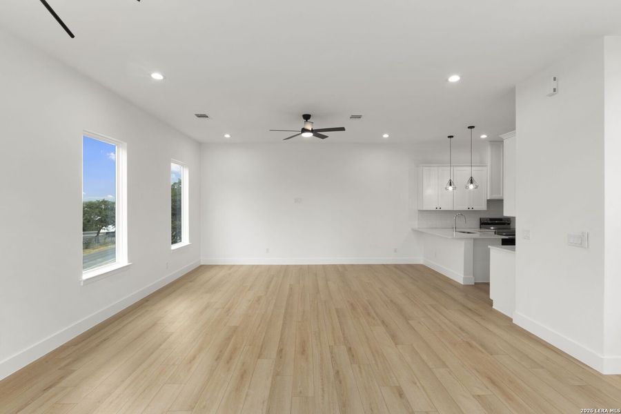 Spacious, unfurnished interior of a new home in , Boerne (Image 35).