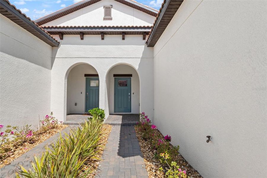 Exterior details and patio area of a home in Southshore Bay Active Adult, Wimauma (Image 22).