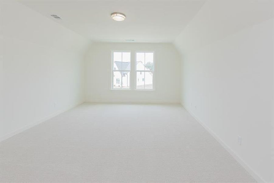 Spacious, unfurnished interior of a new home in , Gainesville (Image 42).