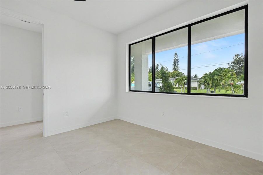Spacious, unfurnished interior of a new home in , Oakland Park (Image 39).