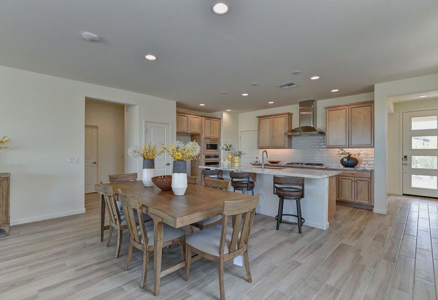 Kitchen & Dining - 5 of 17