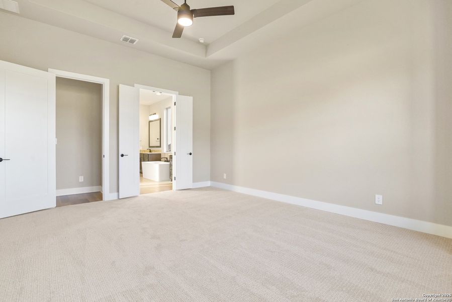 Spacious, unfurnished interior of a new home in Esperanza - 70', Boerne (Image 19). Spacious, unfurnished interior of a new home in Esperanza - 70', Boerne (Image 19).
