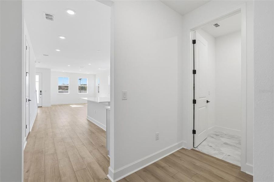 Spacious, unfurnished interior of a new home in , Valrico (Image 20).