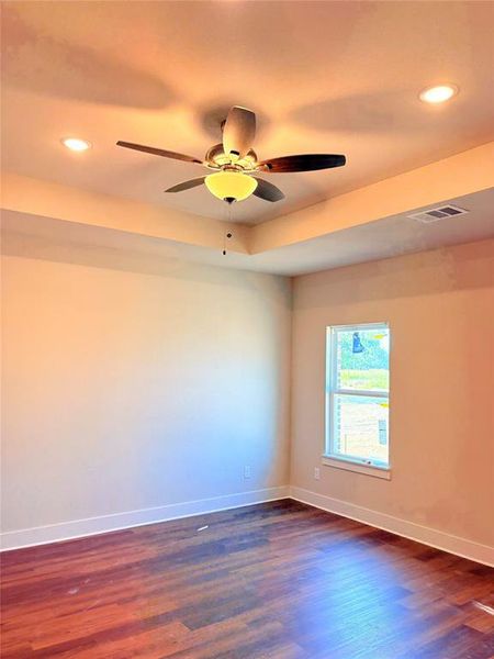 Spacious, unfurnished interior of a new home in , Valley View (Image 18).