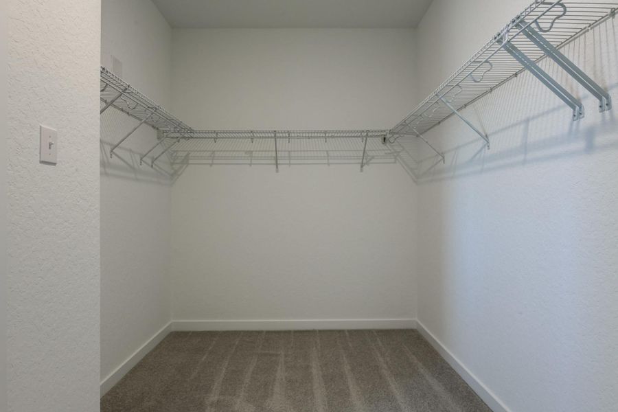 Representative unfurnished interior of a home built from the Hayes by Ashton Woods in Hennersby Hollow, San Antonio (Image 12).
