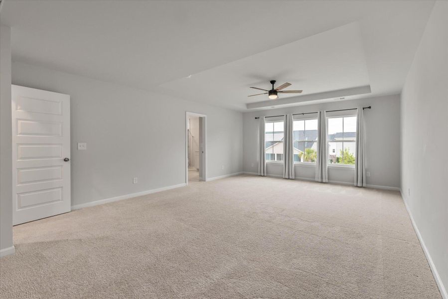 Spacious, unfurnished interior of a new home in Sweetgrass at Summers Corner, Summerville (Image 21).