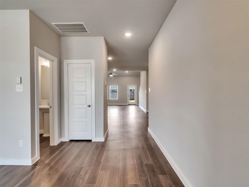 Spacious, unfurnished interior of a new home in , La Marque (Image 34).