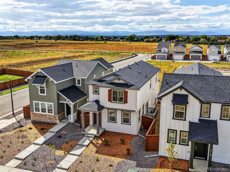 2118 Wagon Wheel Aly ~ Ready Now