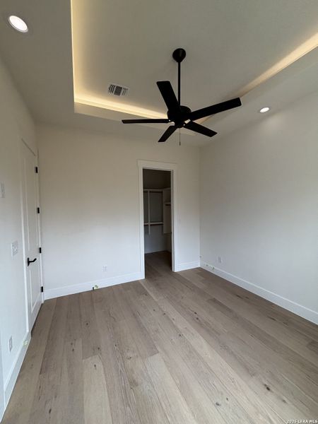 Spacious, unfurnished interior of a new home in , Boerne (Image 13).