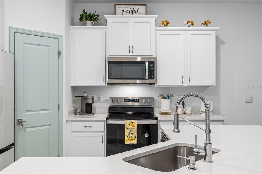 Furnished interior view inside a new home in , Wesley Chapel (Image 16).