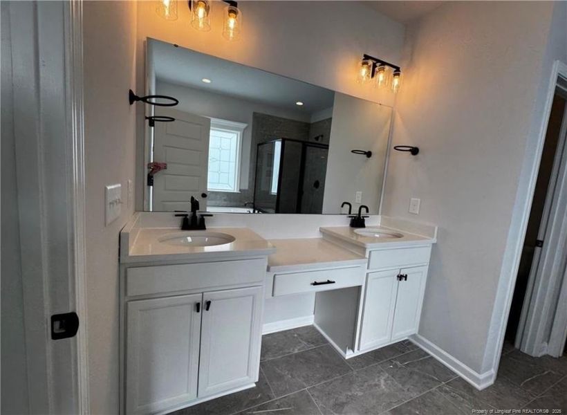 PICTURE IS REPRESENTIVE!! Owners bath PICTURE IS REPRESENTIVE!! Owners bath