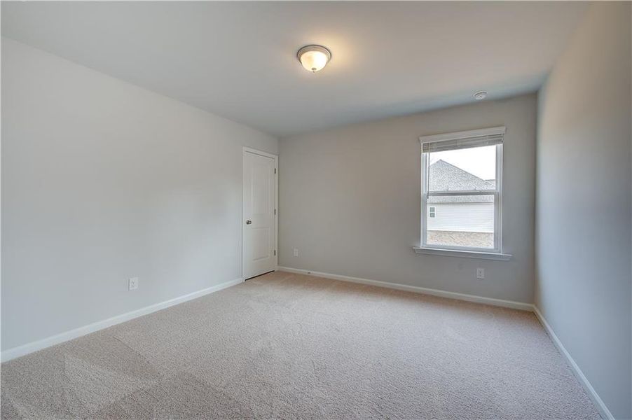 Spacious, unfurnished interior of a new home in Hamilton Lakes, Lawrenceville (Image 23).