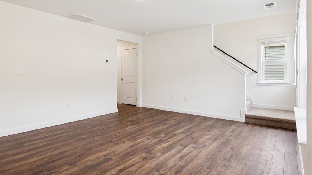 Spacious, unfurnished interior of a new home in Emory Creek, Harriman (Image 9).