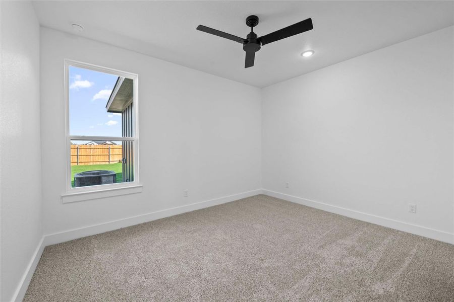 Spacious, unfurnished interior of a new home in King Oaks, Salado (Image 26).