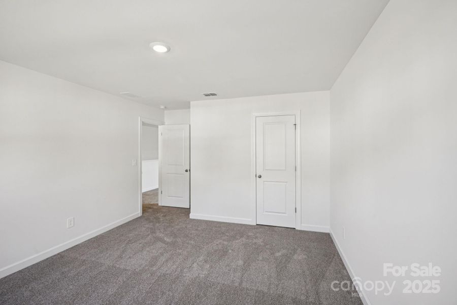 Spacious, unfurnished interior of a new home in Oxford Station, Salisbury (Image 19).