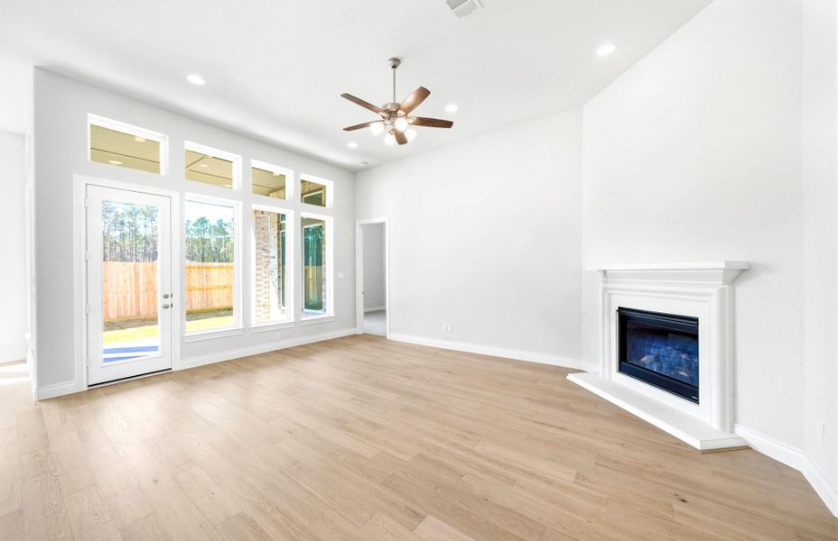 Spacious, unfurnished interior of a new home in The Highlands 55′, Porter (Image 32).