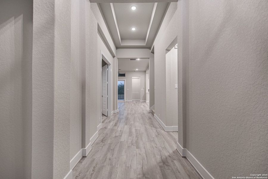 Spacious, unfurnished interior of a new home in Mesa Western, Cibolo (Image 45).