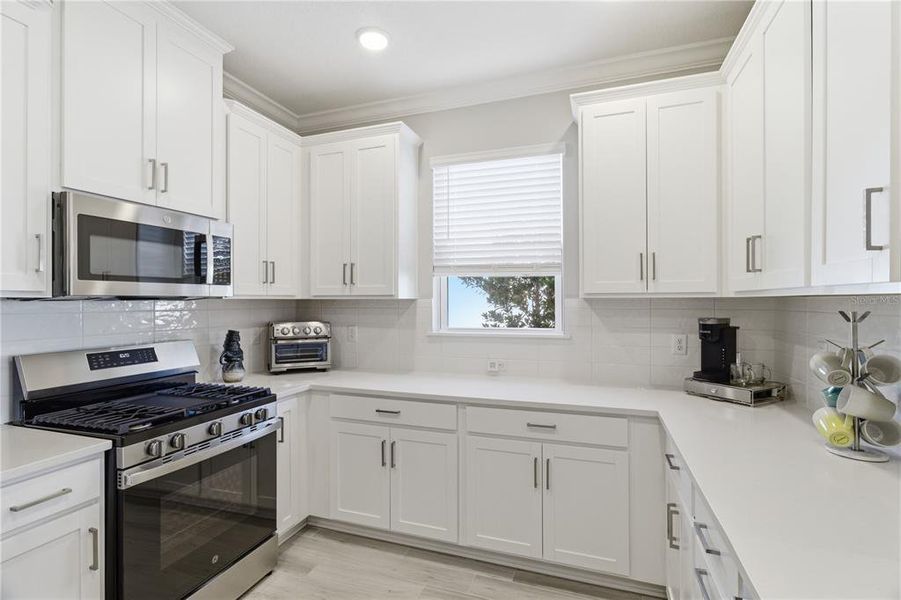 Furnished interior view inside a new home in , Bradenton (Image 15).