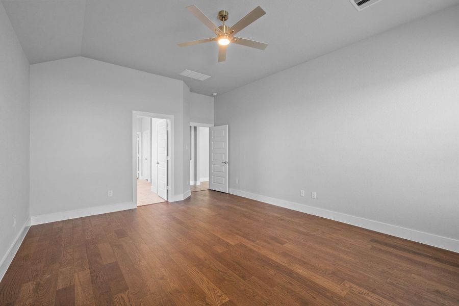 Spacious, unfurnished interior of a new home in Beacon Hill, Waller (Image 21).