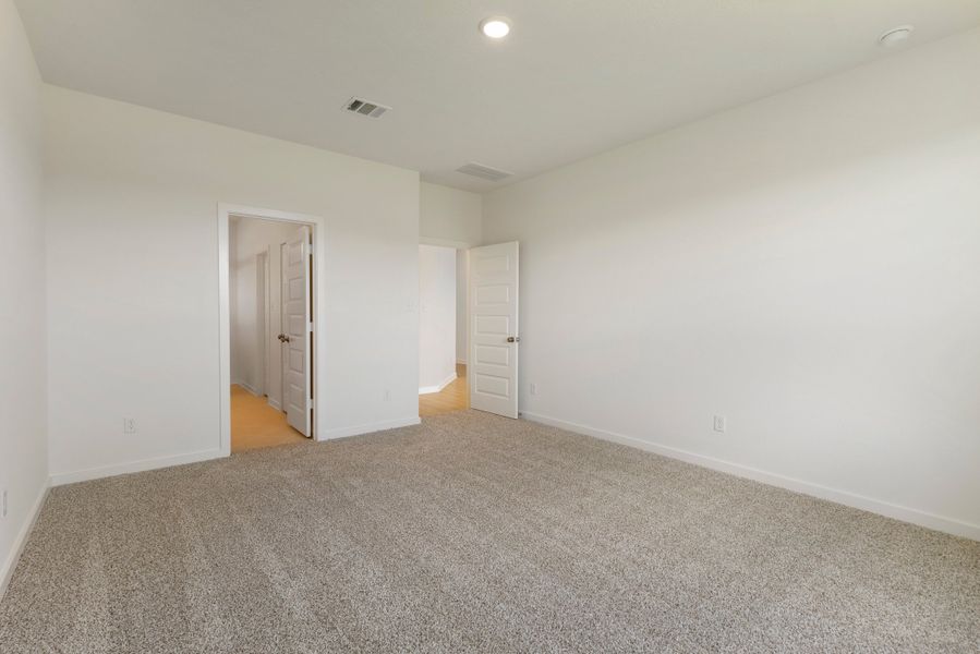 Spacious, unfurnished interior of a new home in Rockbridge East, Huntsville (Image 9). Spacious, unfurnished interior of a new home in Rockbridge East, Huntsville (Image 9).