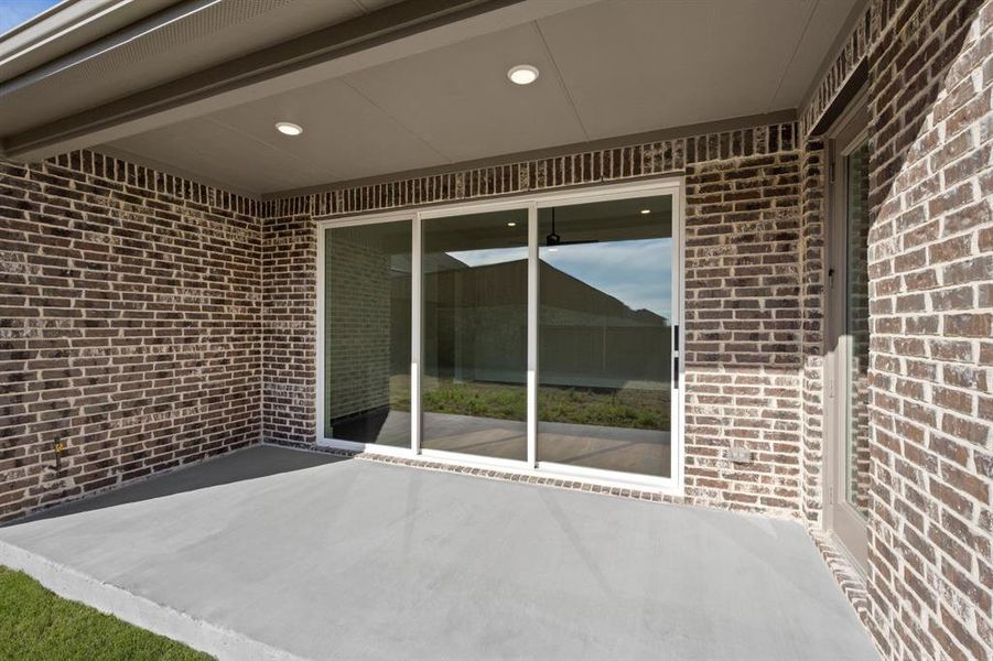 5012 Hillside Green- back-3