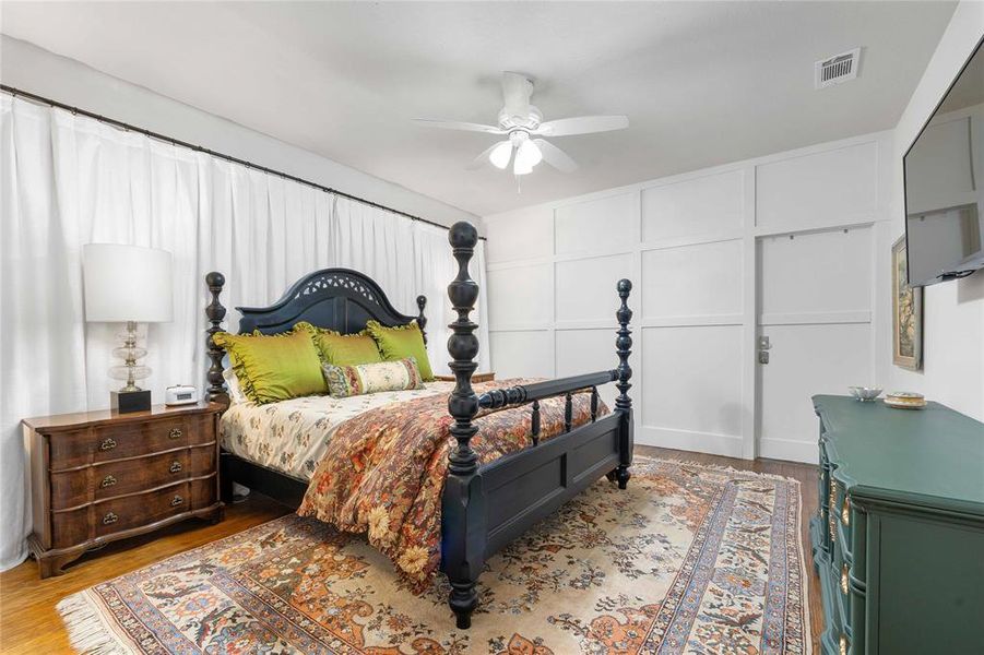 Furnished interior view inside a new home in , Brownwood (Image 28).