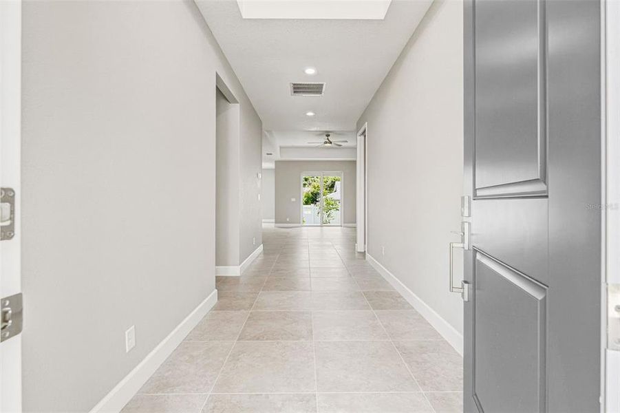 Spacious, unfurnished interior of a new home in , Rotonda West (Image 28).