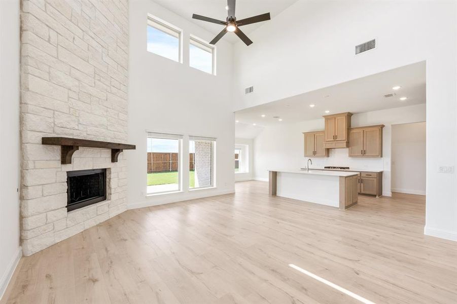 Spacious, unfurnished interior of a new home in Terracina, Rockwall (Image 30). Spacious, unfurnished interior of a new home in Terracina, Rockwall (Image 30).