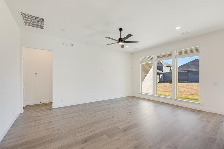 Spacious, unfurnished interior of a new home in Union Park Classic 55, Little Elm (Image 27).