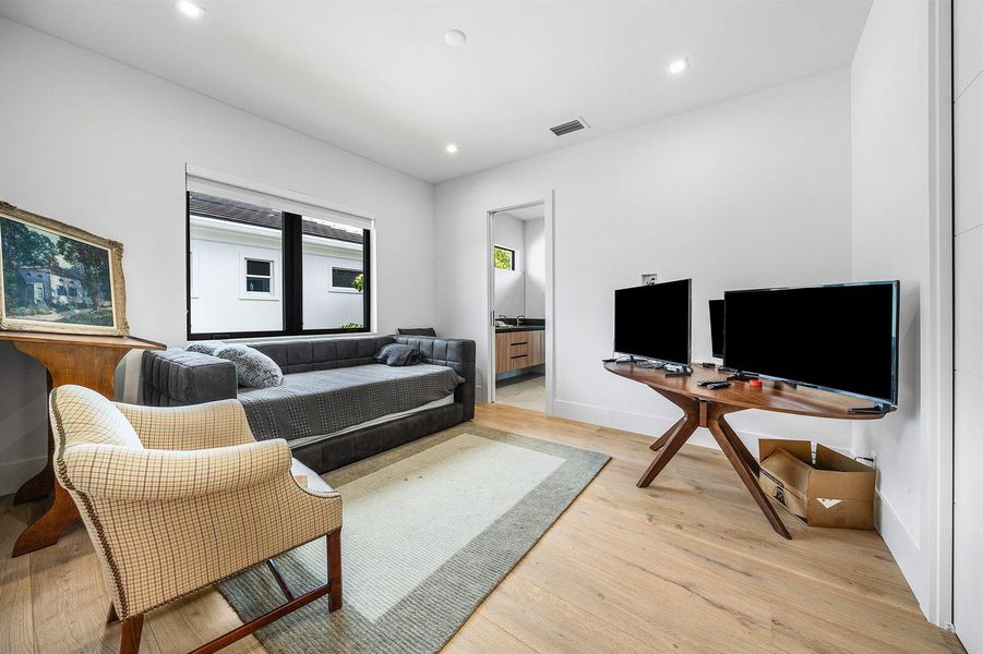 1030 NE 2nd Terrace (39)