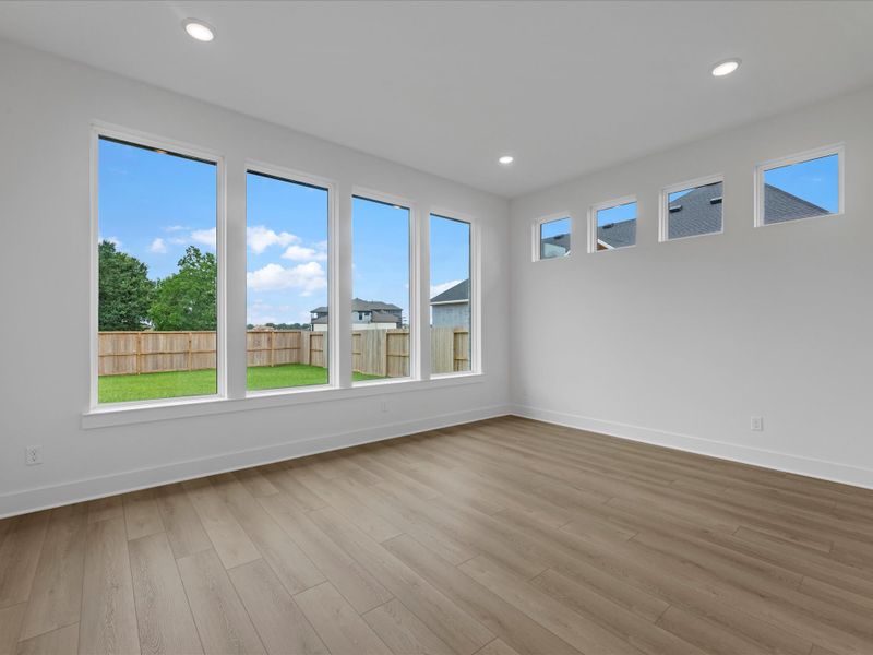 Spacious, unfurnished interior of a new home in Sienna 80′, Missouri City (Image 15).