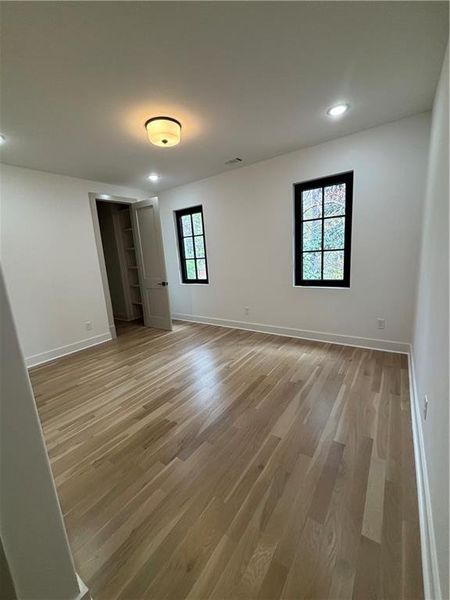Spacious, unfurnished interior of a new home in , Roswell (Image 32).