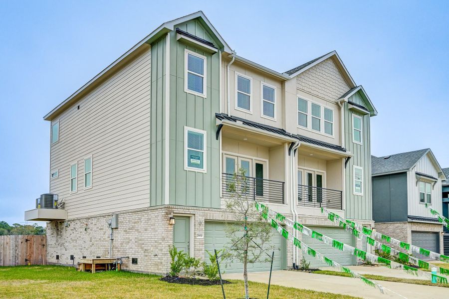 Exterior details and patio area of a home in Townsen Landing, Humble (Image 22).