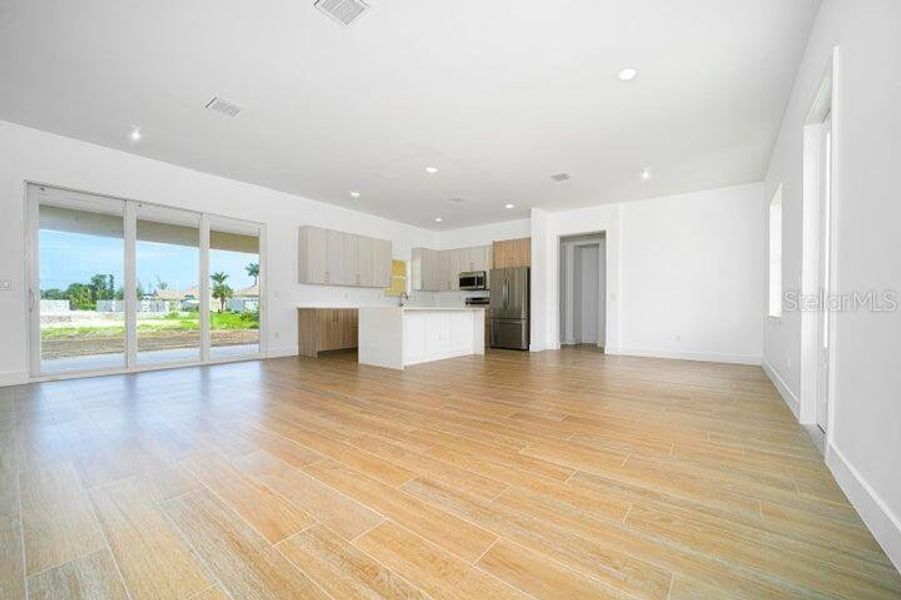 Spacious, unfurnished interior of a new home in , Port Charlotte (Image 15). Spacious, unfurnished interior of a new home in , Port Charlotte (Image 15).