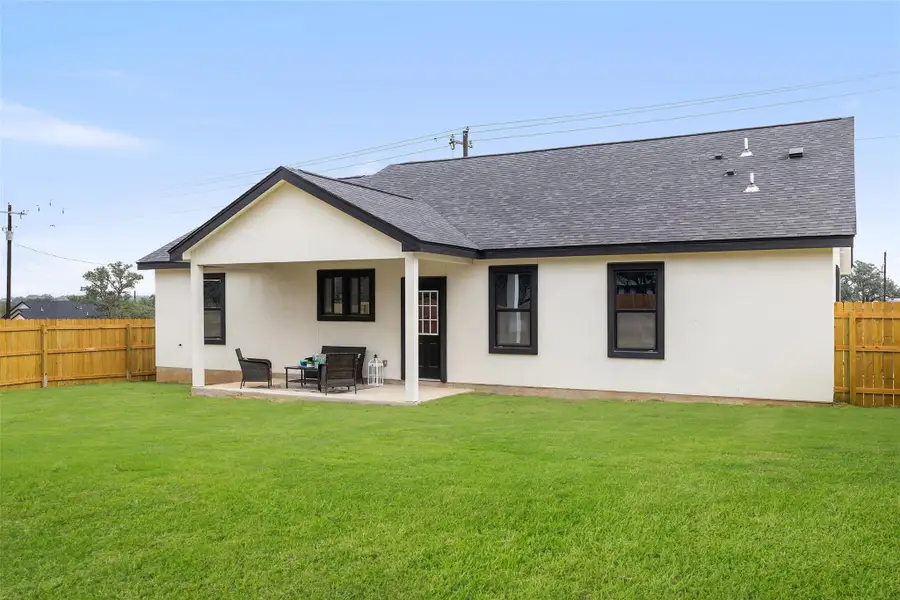 Please note: Photos shown are not of the actual homes but are of the same floorplan. Finishes and features may vary.