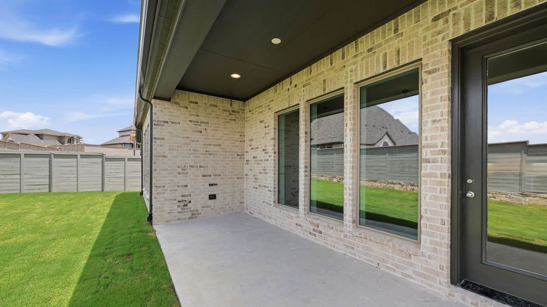Exterior details and patio area of a home in Ramble, Celina (Image 4).