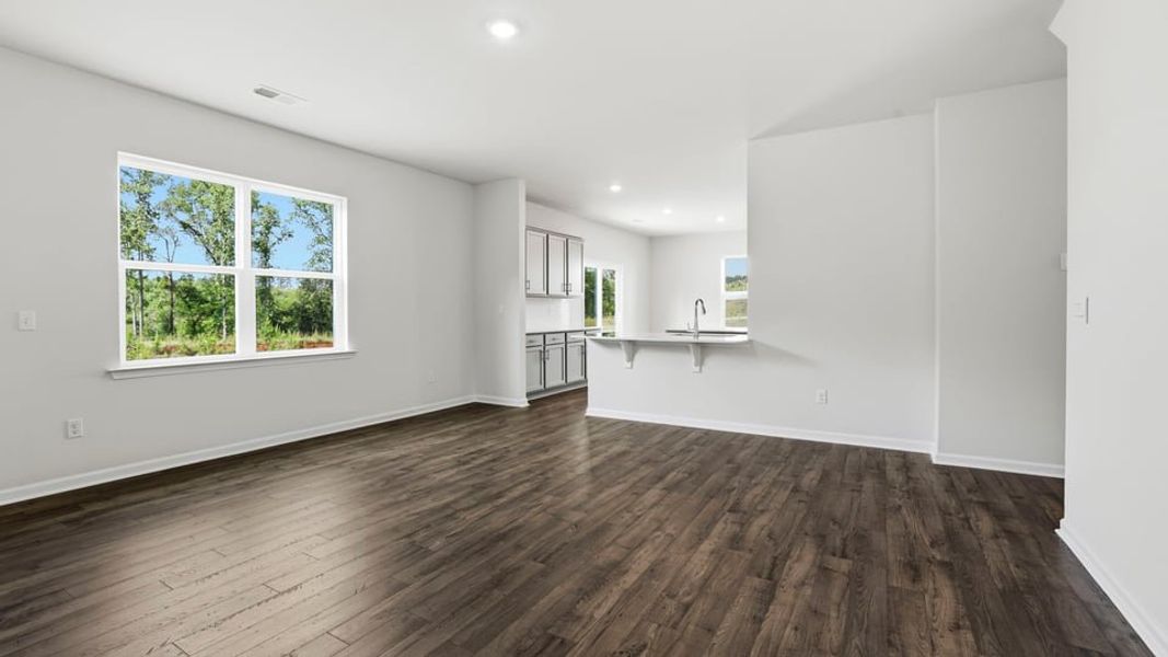 Spacious, unfurnished interior of a new home in Hunters Ridge, Woodruff (Image 25).
