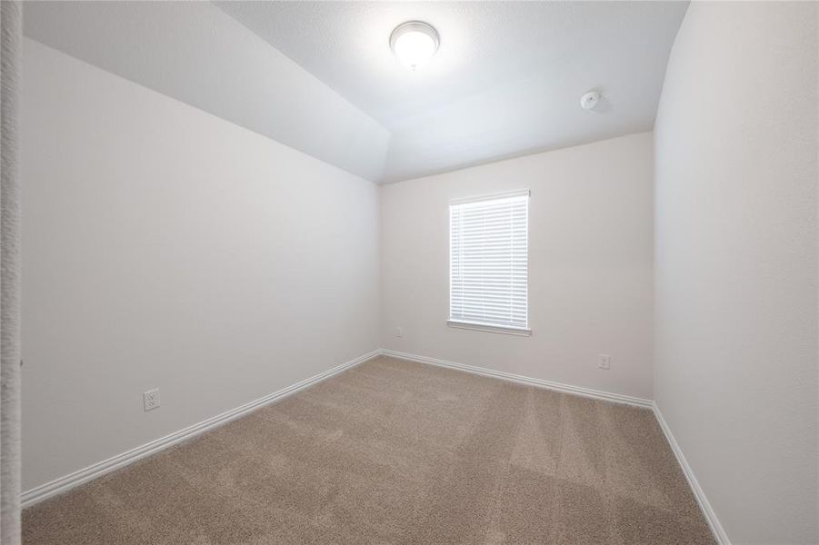 Spacious, unfurnished interior of a new home in Lake Pointe: Lake Pointe at Paloma Creek, Little Elm (Image 16). Spacious, unfurnished interior of a new home in Lake Pointe: Lake Pointe at Paloma Creek, Little Elm (Image 16).