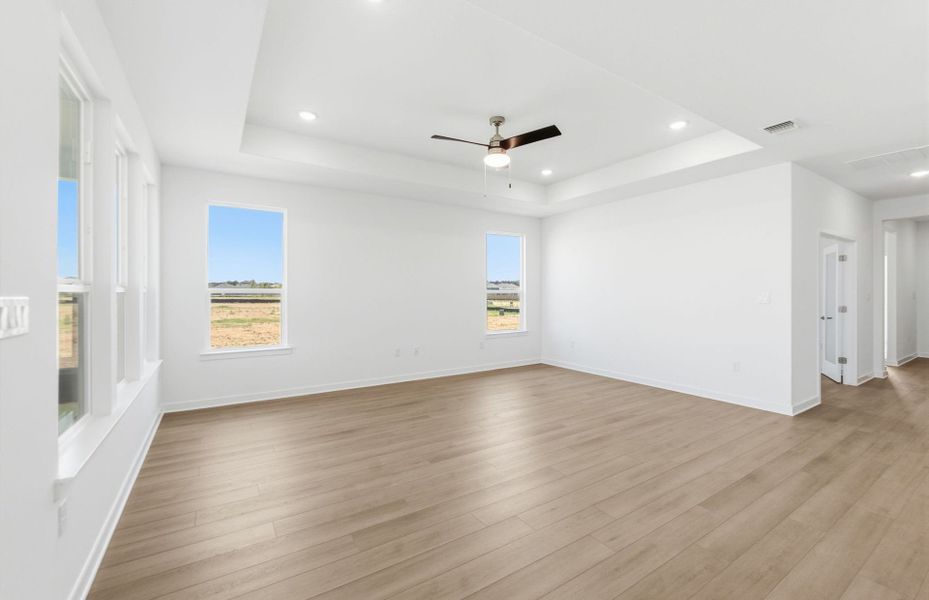 Spacious, unfurnished interior of a new home in Del Webb Austin at Lost Pines, Bastrop (Image 19). Spacious, unfurnished interior of a new home in Del Webb Austin at Lost Pines, Bastrop (Image 19).