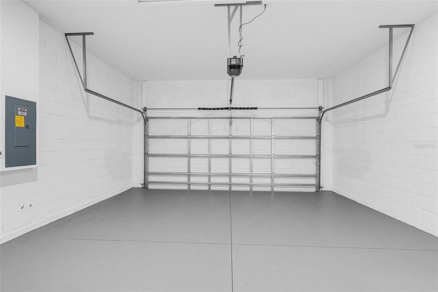 Spacious, unfurnished interior of a new home in , Dunnellon (Image 48).