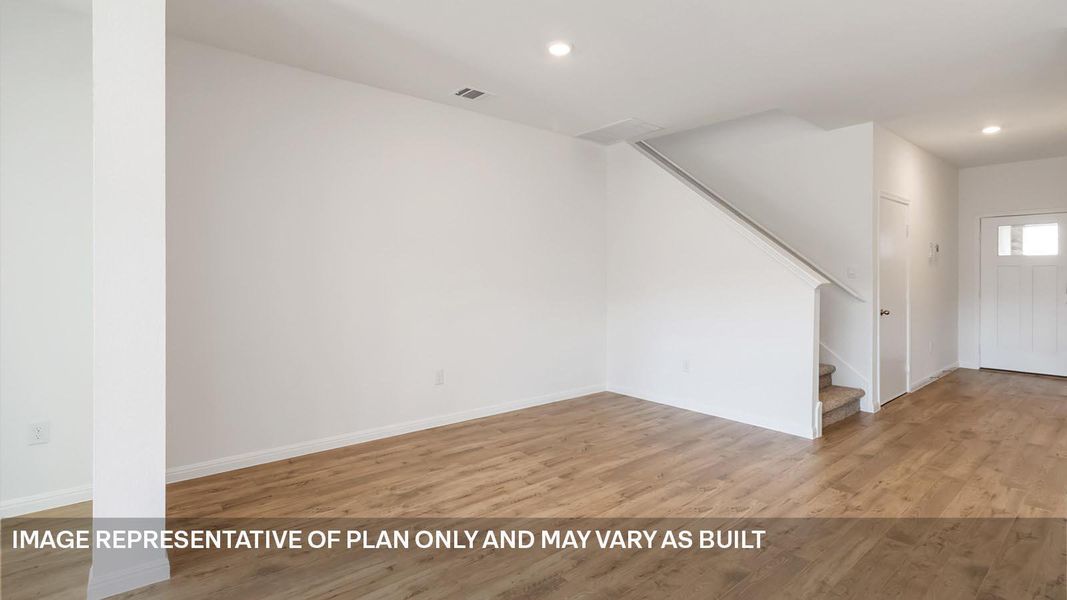 Spacious, unfurnished interior of a new home in Bar W Ranch, Leander (Image 7).