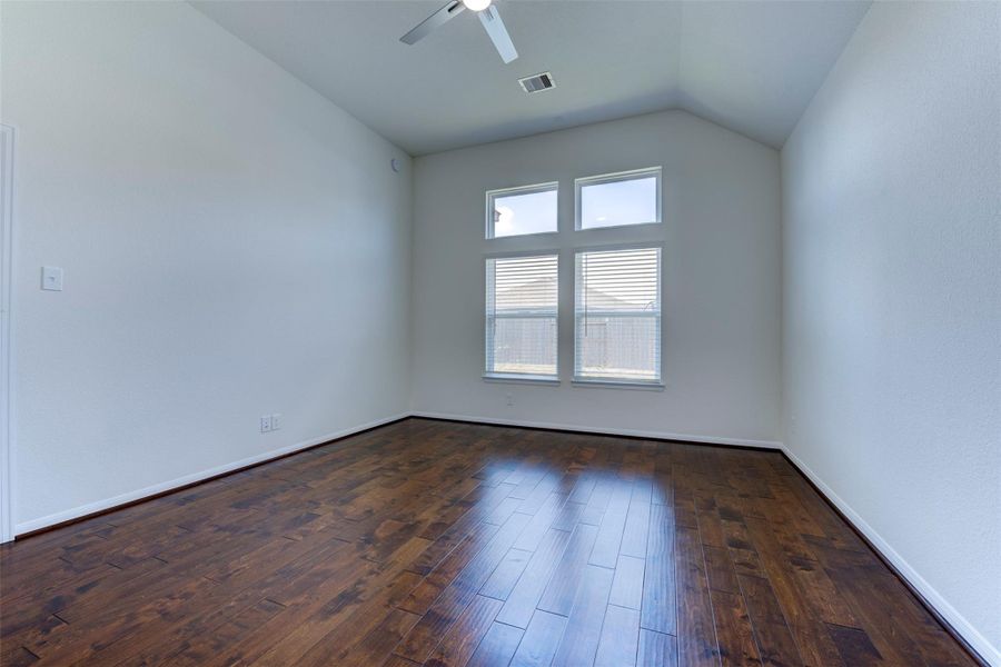 Spacious, unfurnished interior of a new home in Sunterra, Katy (Image 29).