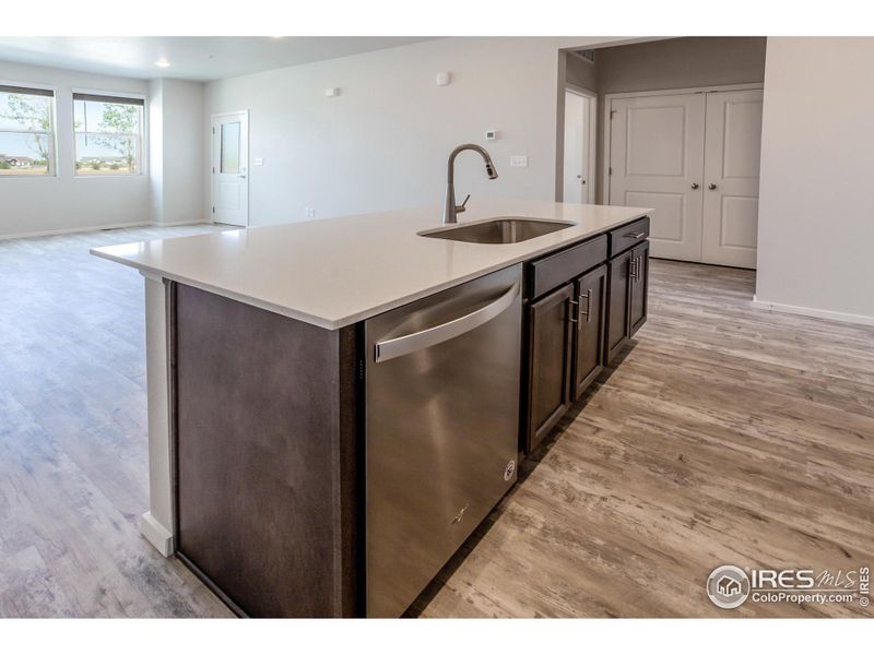 EXAMPLE PHOTO: KITCHEN ISLAND