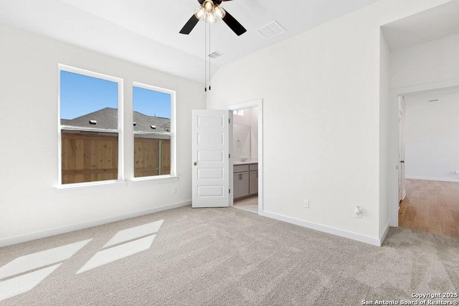 Spacious, unfurnished interior of a new home in Mayfair, New Braunfels (Image 17).