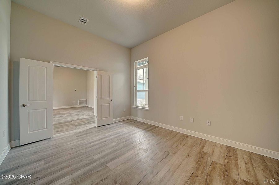 Spacious, unfurnished interior of a new home in Cedar Creek at Deerpoint Lake, Panama City (Image 22). Spacious, unfurnished interior of a new home in Cedar Creek at Deerpoint Lake, Panama City (Image 22).