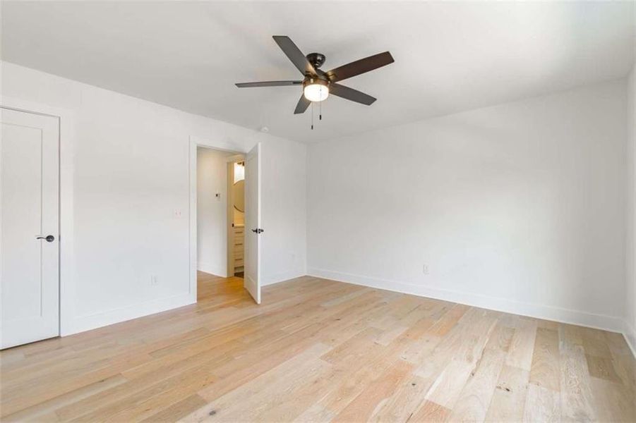 Spacious, unfurnished interior of a new home in , Gainesville (Image 42).